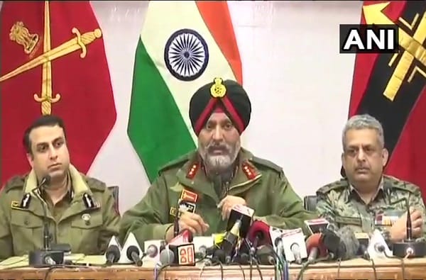 काश्मिरी तरुणांनो शेवटचं सांगतो, बंदूक सोडा अन्यथा ठार करु: इंडियन आर्मी काश्मिरी तरुणांनो शेवटचं सांगतो, बंदूक सोडा अन्यथा ठार करु: इंडियन आर्मी