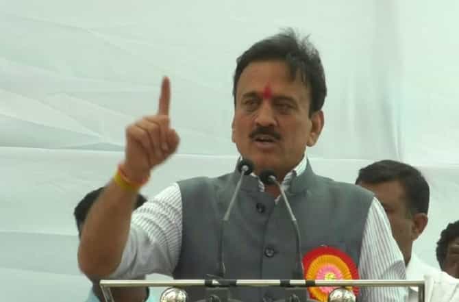 विखे पाटलांची आम्हाला अॅलर्जी नाही, गिरीश महाजनांकडून जाहीर ऑफर