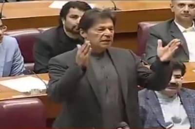 भारतीय विंग कमांडरला सोडणार, इम्रान खान बिथरला!