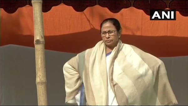 LIVE : पश्चिम बंगालमध्ये ममता बॅनर्जी विरुद्ध सीबीआय