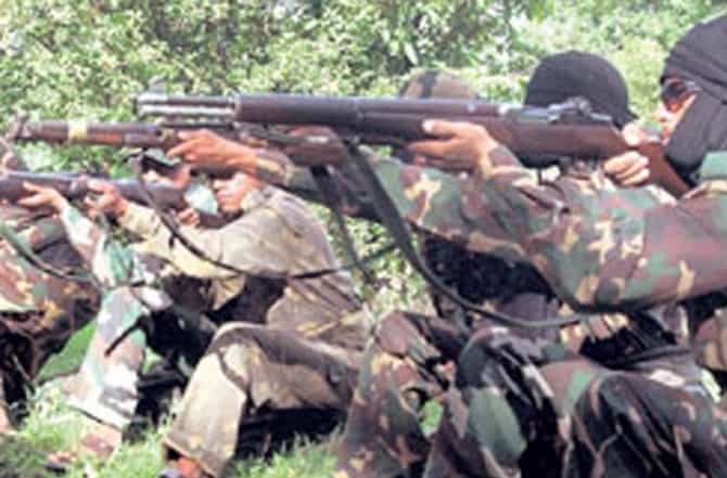 गडचिरोलीत नक्षलवाद्यांनी पुन्हा वाहने पेटवली