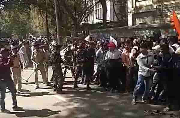 मूकबधीरांच्या मोर्चाला राज ठाकरे आणि सुप्रिया सुळेंची भेट