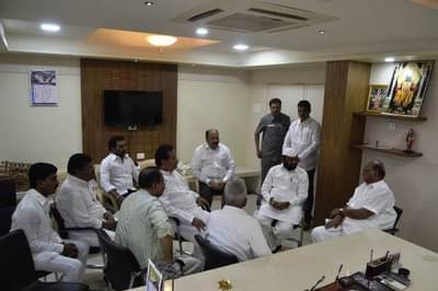 शरद पवारांनी रणशिंग फुंकलं, स्वत:च्या मतदारसंघात पहिली बैठक