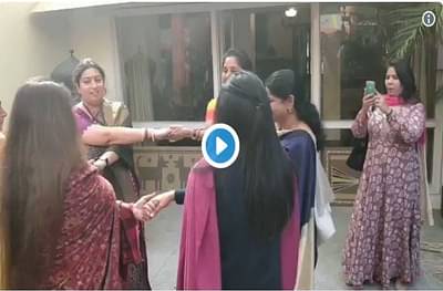 VIDEO: सुप्रिया सुळे, हरसिमरत कौर, स्मृती इराणींची फुगडी