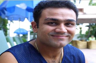 लोकसभा निवडणुकीबाबत सेहवागची मोठी घोषणा