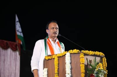 येड्या बाभळी काढायलाही आम्ही पवार कुटुंबीयच येतो : अजित पवार