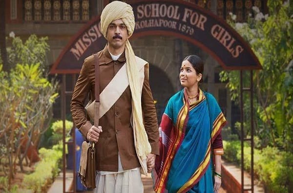 Anandi Gopal Review : सामान्य जोडप्याची असामान्य प्रेरणादायी कथा Anandi Gopal Review : सामान्य जोडप्याची असामान्य प्रेरणादायी कथा