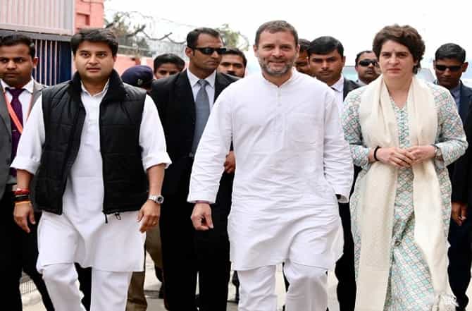 काँग्रेसमध्ये मोठ्या बदलाची नांदी, अध्यक्षासोबत चार कार्यकारी अध्यक्ष : सूत्र
