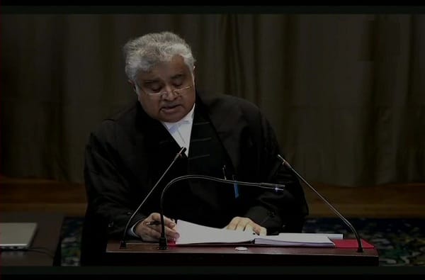 कुलभूषण जाधव प्रकरण : भारताने तीन तासात पुराव्यांसह पाकिस्तानचा बुरखा फाडला कुलभूषण जाधव प्रकरण : भारताने तीन तासात पुराव्यांसह पाकिस्तानचा बुरखा फाडला