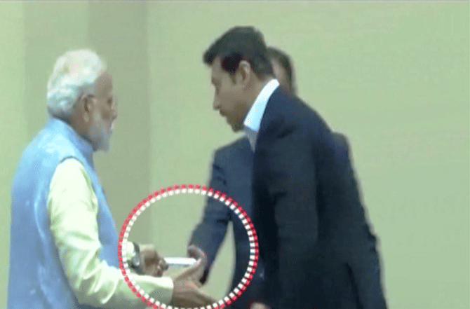 भरकार्यक्रमात चिठ्ठी मिळाली, भाषण अर्ध्यावर सोडून मोदी निघाले