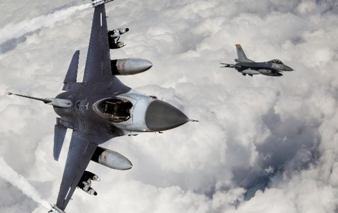 पाकचं विमान दिसताच पाडा, युद्धासाठी तयार राहा, भारतीय वायूसेनेला आदेश पाकचं विमान दिसताच पाडा, युद्धासाठी तयार राहा, भारतीय वायूसेनेला आदेश