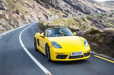 पठ्ठ्याने तब्बल 31 लाख मोजले, गाडीसाठी आवडता नंबर घेतला