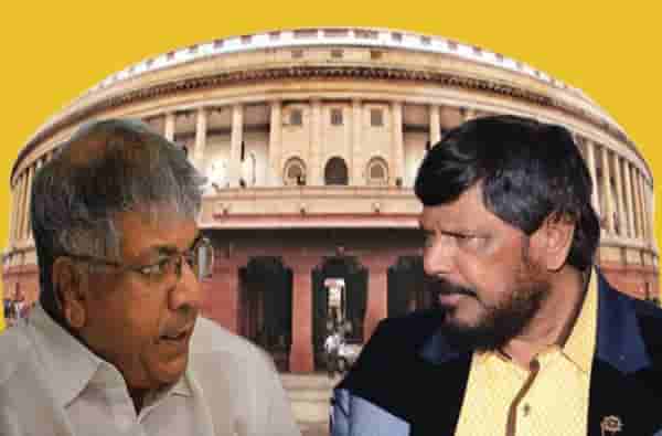 या पाच गोष्टींमुळे प्रकाश आंबेडकर आणि आठवले सोलापूरच्या जागेसाठी ठाम
