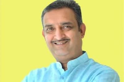 जवानांच्या पत्नींबाबत आक्षेपार्ह विधान करणाऱ्या प्रशांत परिचारक यांचं निलंबन कायम