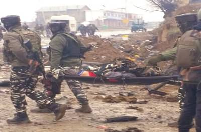 पुलवामा हल्ल्याने संपूर्ण देशाचं रक्त खवळलं, कठोर धडा शिकवण्याची मागणी