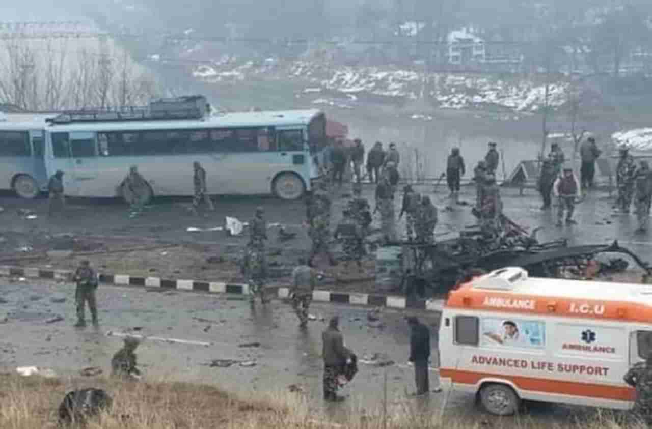 Pulwama Attack : हल्ला झालेल्या बसमधील जवानांच्या नावाची यादी