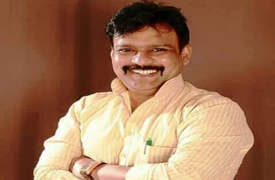 तुरुंगात असलेल्या रमेश कदमांना लोकसभेसाठी शिवसेनेकडून उमेदवारी पाहिजे