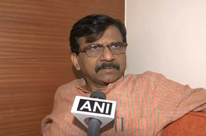 बाणा जपला, आम्ही लाचार नाही, सामनातून शिवसेनेची गिरे तो भी टांग उपर