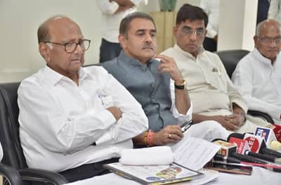 बारामतीसह 43 जागा जिंकण्यासाठी मुख्यमंत्र्यांना शुभेच्छा : शरद पवार