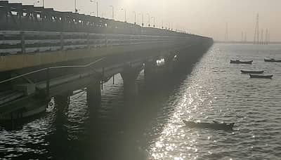 आधी व्हॉट्सअॅपवर मित्राला मेेसेज, नंतर वाशी पुलावरुन खाडीत उडी