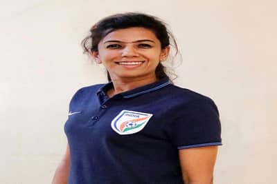 फुटबॉलसाठी घरातून पळून गेलेल्या कोल्हापूरच्या तरुणीला मानाचं पद