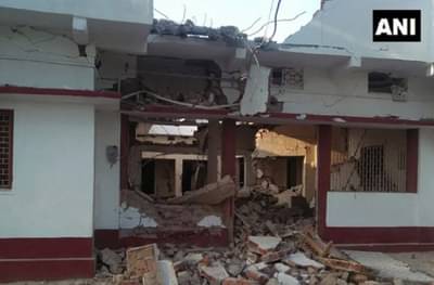 भाजप नेत्याचं घर नक्षलवाद्यांनी डायनामाईटने उडवलं