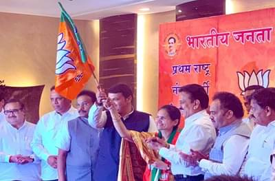 राष्ट्रवादीच्या डॉ. भारती पवार, काँग्रेसचे प्रवीण छेडा यांचा भाजपमध्ये प्रवेश