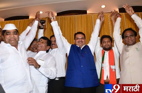 सुजय विखे पाटील यांचं बंड वाया जाणार नाही: मुख्यमंत्री सुजय विखे पाटील यांचं बंड वाया जाणार नाही: मुख्यमंत्री