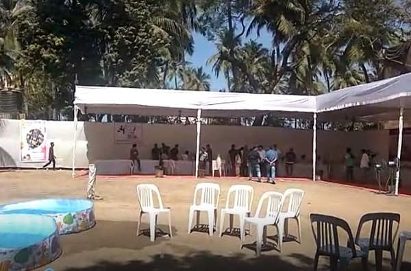 दादरमध्ये कलाकारांचा बेरंग, मराठी कलाकर आणि पोलिसांची वादावादी