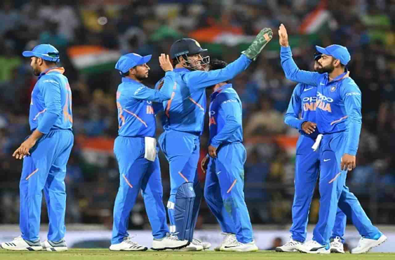 भारताचा ऑस्ट्रेलियावर आठ धावांनी विजय, विजय शंकरची अष्टपैलू कामगिरी