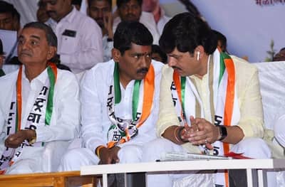 पंकजांसोबतच्या भेटीचे फोटो व्हायरल, राष्ट्रवादीचे बजरंग सोनावणे म्हणतात...