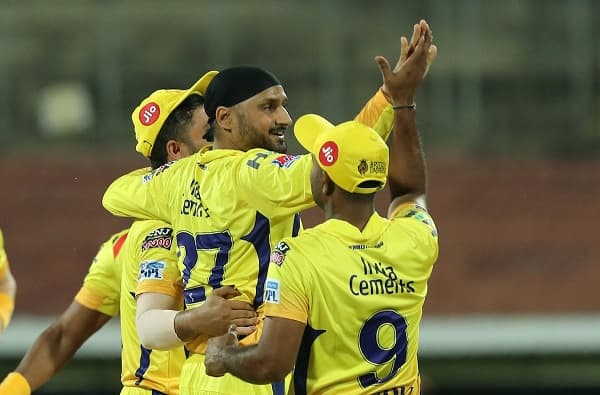 चेन्नई सुपरकिंग्जची विजयी सलामी, विराटच्या आरसीबीचा सात विकेट्सने धुव्वा