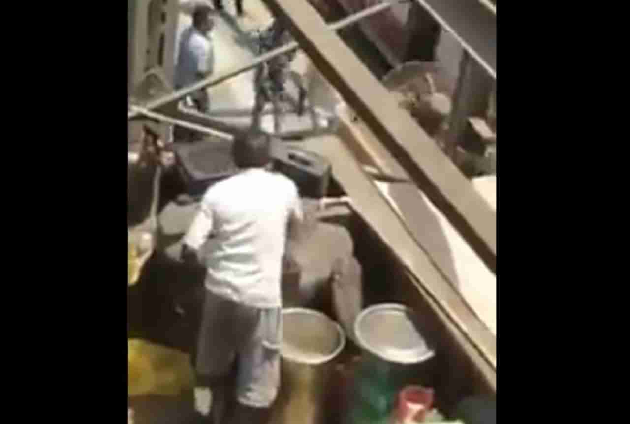 तुम्ही हा व्हिडीओ पाहिल्यानंतर आयुष्यात कधीही रेल्वे स्टेशनवर लिंबू पाणी पिणार नाही