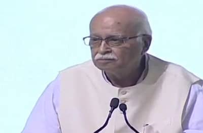 पहिल्या यादीतून अडवाणींना डच्चू, गांधीनगरमधून या बड्या नेत्याला संधी