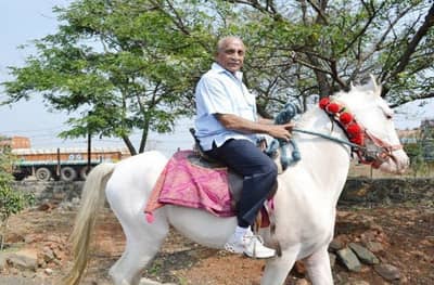 तिकीट जाहीर होण्याअगोदरच पद्मसिंह पाटलांनी उमेदवारी अर्ज घेतला