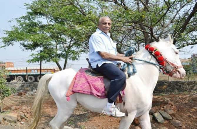 तिकीट जाहीर होण्याअगोदरच पद्मसिंह पाटलांनी उमेदवारी अर्ज घेतला