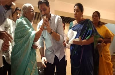 आई आणि आजीसोबत पार्थ पवारांचं बर्थ डे सेलिब्रेशन