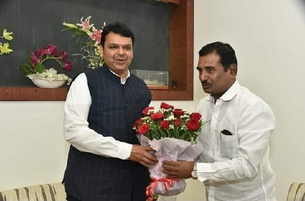 भाजपकडून अशोक चव्हाणांच्या बालेकिल्ल्यात शिवसेना आमदार मैदानात? भाजपकडून अशोक चव्हाणांच्या बालेकिल्ल्यात शिवसेना आमदार मैदानात?