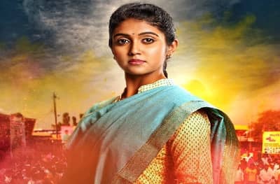 REVIEW : राजकारण की प्रेमकथा, द्वंद्वामध्ये अडकलेला कागर