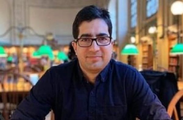 IAS टॉपर शाह फैसल पॉलिटिकल एन्ट्री, नव्या पक्षाची घोषणा IAS टॉपर शाह फैसल पॉलिटिकल एन्ट्री, नव्या पक्षाची घोषणा