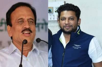 विखे-महाजनांचा एकाच हेलिकॉप्टरमधून राजकीय खळबळ उडवणारा प्रवास