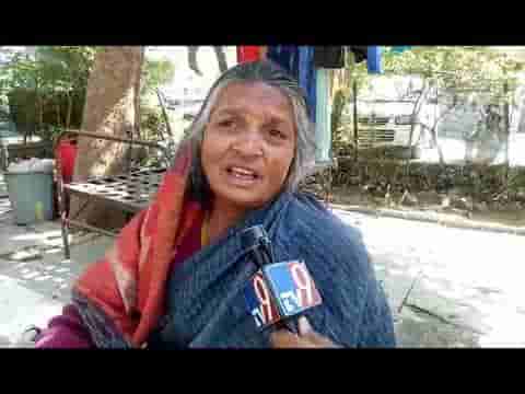 व्हायरल व्हिडीओने पोलखोल, निर्दयी मुलांनी अखेर तीन वर्षांनी आईला स्वीकारलं