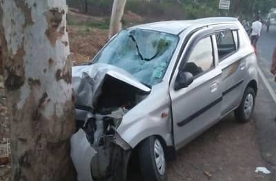 आईच्या अंत्यसंस्काराला जाताना भीषण अपघात, दोघांचा मृत्यू