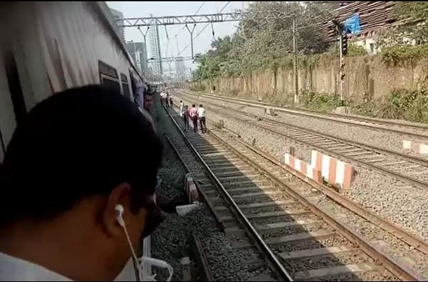 मध्य रेल्वेची वाहतूक पाऊण तास उशिरा