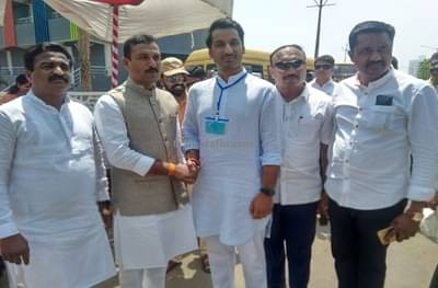 आधी अजित पवार, आता पार्थ आणि बाळा भेगडे यांची मतदाना दिवशी भेट