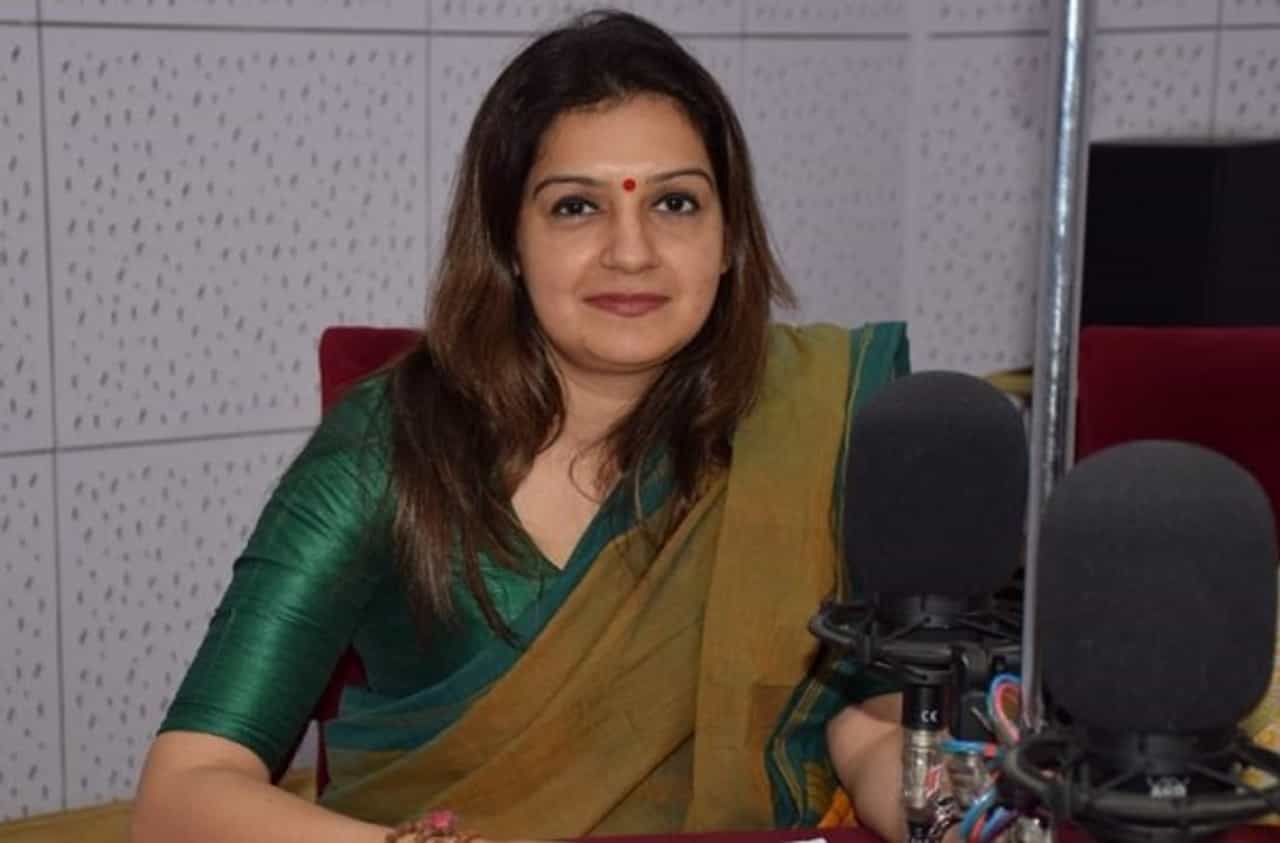 भाजपची सत्ता नसलेल्या राज्यातील नागरिकांना मोफत कोरोना लस नाही का? शिवसेनेचा सवाल