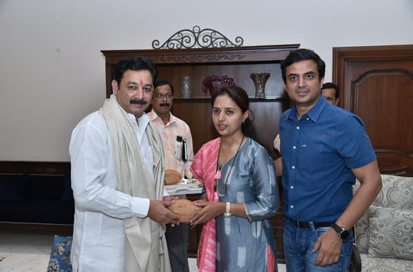 मुंडे साहेब म्हणाले होते, माझ्या मुलींची काळजी घ्या, आम्ही दोन्ही राजे मुंडे भगिनींच्या पाठिशी