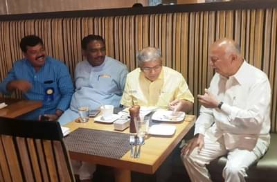 सुशीलकुमार शिंदेंसोबतच्या भेटीवर अखेर प्रकाश आंबेडकरांनी मौन सोडलं!