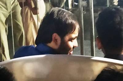 मुकेश अंबानींचे चिरंजीव मोदींच्या बीकेसीतील सभेला हजर