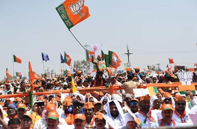 राष्ट्रवादीचा दोन जागांवर विजय, महाराष्ट्रात आघाडीवर असलेल्या उमेदवारांची यादी